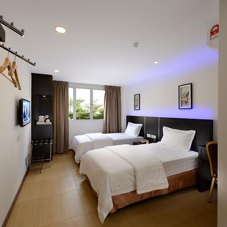 Ernes Hotel Bayu Mutiara Bukit Mertajam Esterno foto