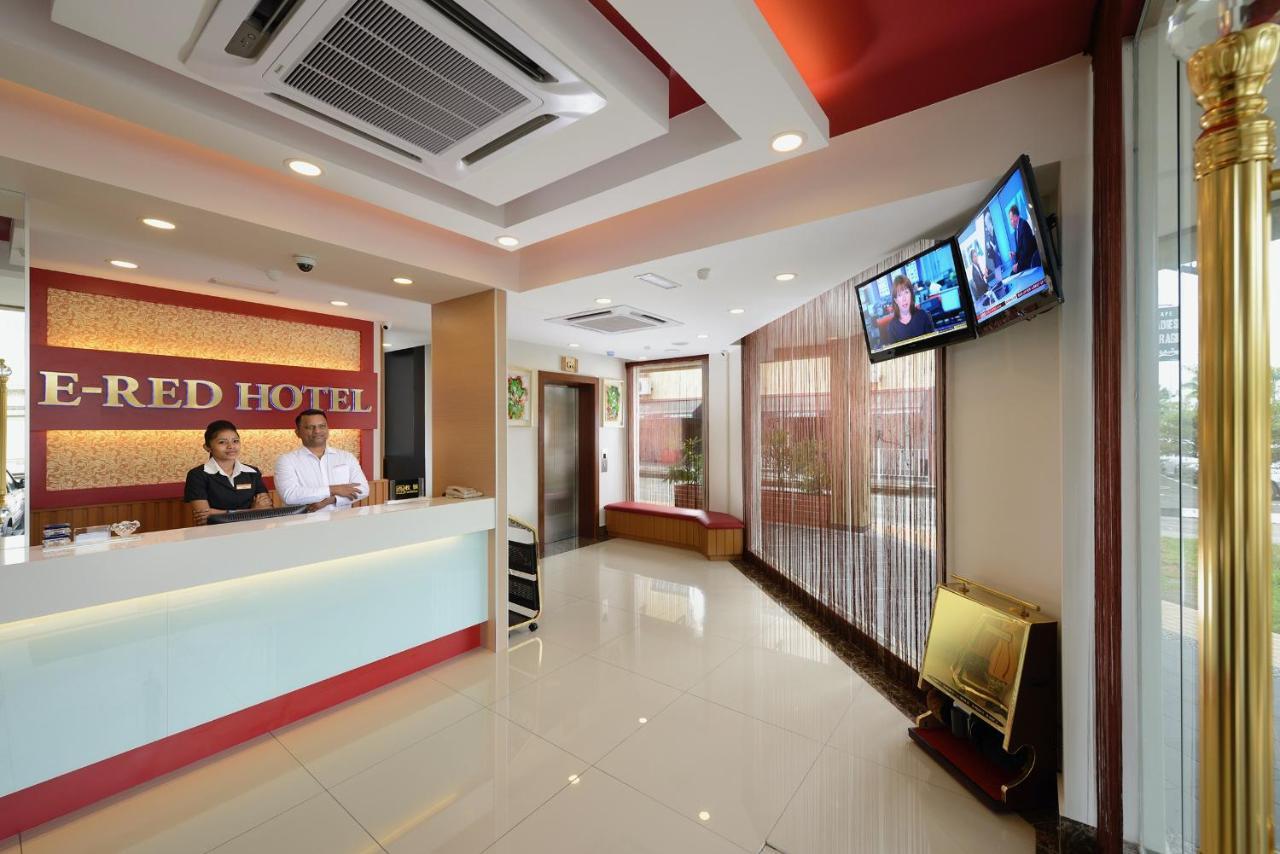 Ernes Hotel Bayu Mutiara Bukit Mertajam Esterno foto