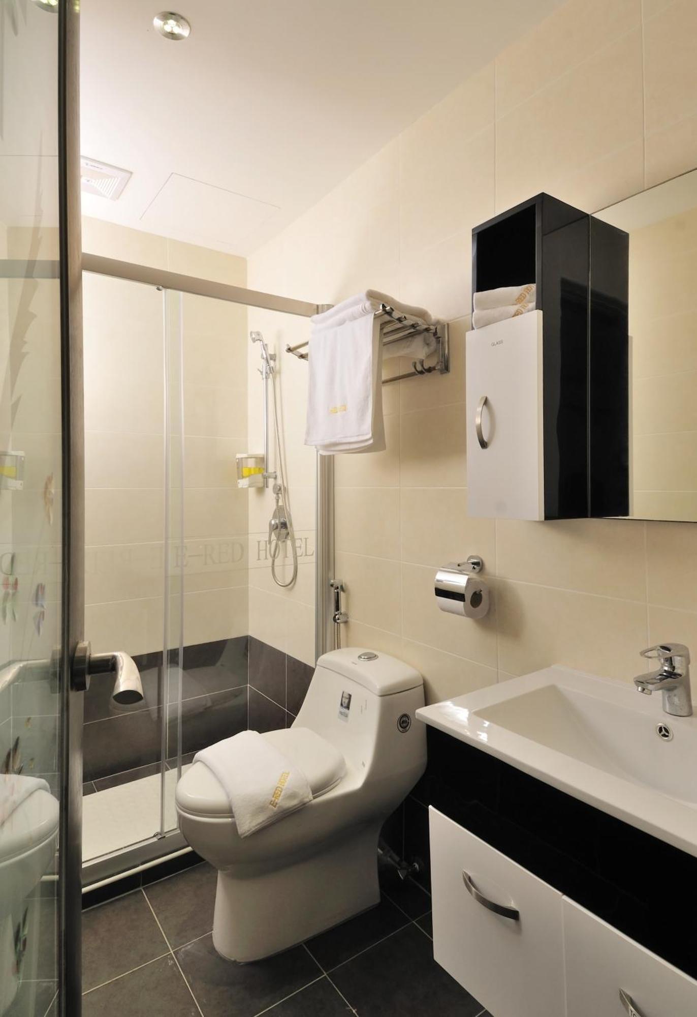 Ernes Hotel Bayu Mutiara Bukit Mertajam Esterno foto