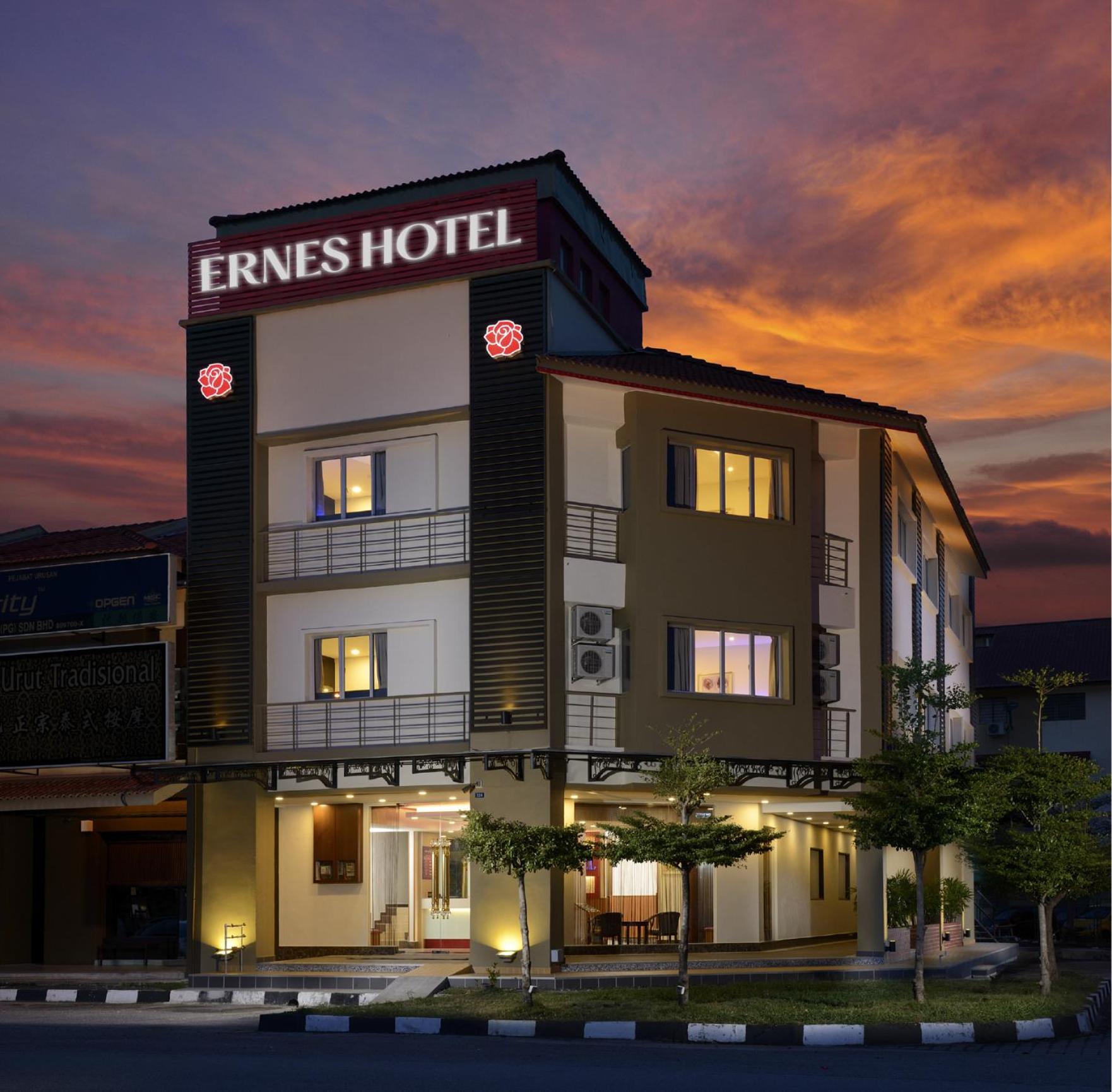 Ernes Hotel Bayu Mutiara Bukit Mertajam Esterno foto
