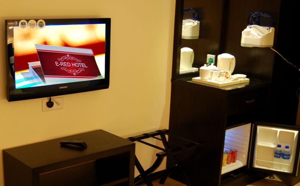 Ernes Hotel Bayu Mutiara Bukit Mertajam Esterno foto