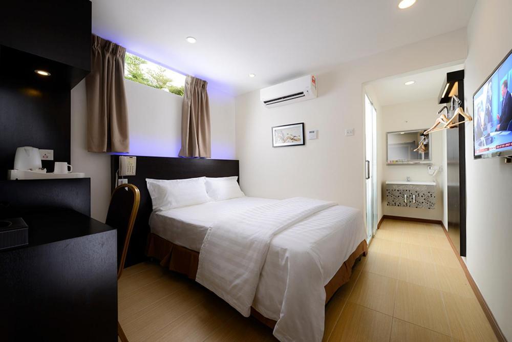 Ernes Hotel Bayu Mutiara Bukit Mertajam Esterno foto