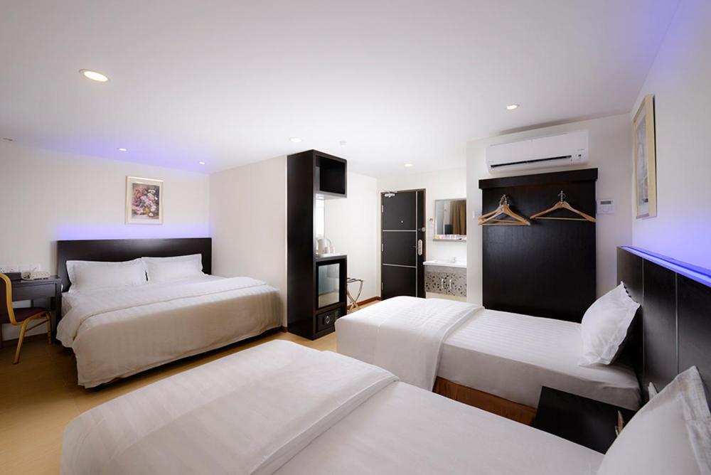 Ernes Hotel Bayu Mutiara Bukit Mertajam Esterno foto