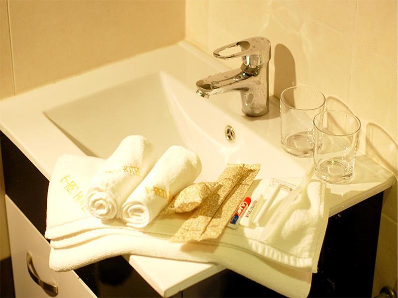 Ernes Hotel Bayu Mutiara Bukit Mertajam Esterno foto